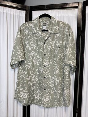 Silk UOMO Sage Green Men’s 100% Silk Floral Button-Down Short Sleeve Shirt